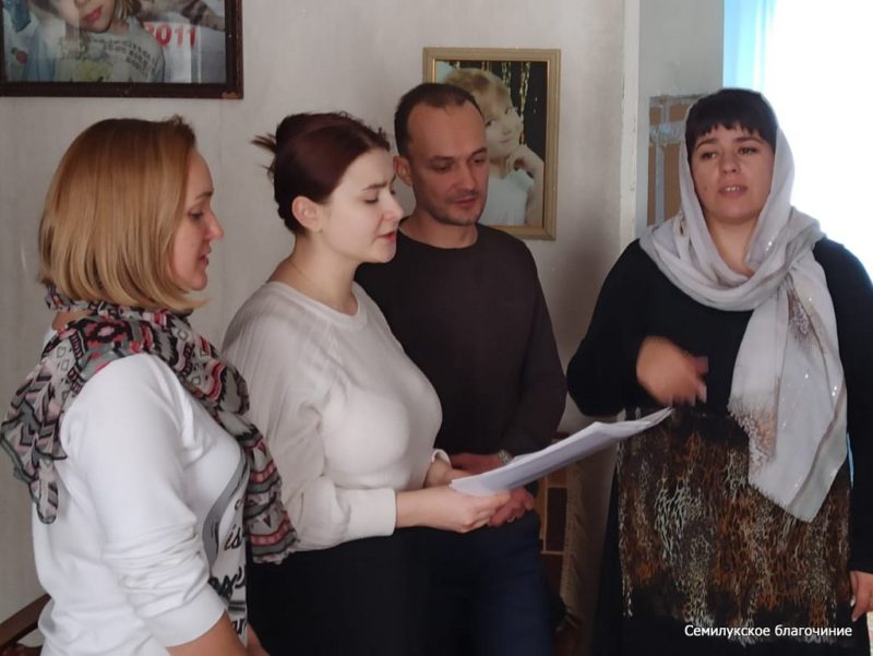 Землянск, Рождество, 2020-посещение престарелых (1)