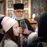 Девица-школьники 4 класса в храме-День православной книги-2026 (6)