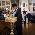 Девица-школьники 4 класса в храме-День православной книги-2026 (8)