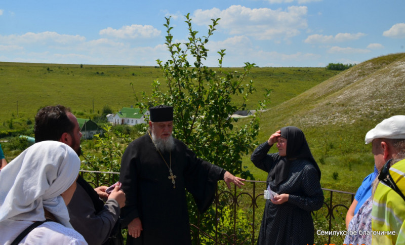 Девица, паломничество к Костомаровским святыням, июль 2016