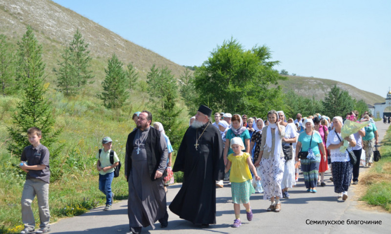 Девица, паломничество к Костомаровским святыням, июль 2016