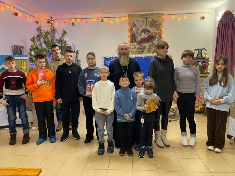 Рождественские встречи с юными подопечными районного общества инвалидов-Семилуки-2026 (3)