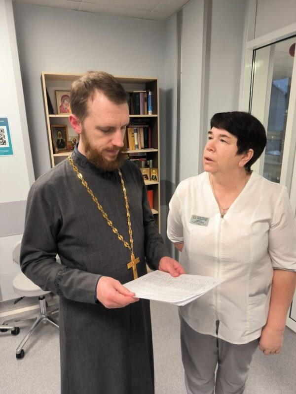 Студенты Семилукского политехнич_колледжа в отделении паллиативной помощи онкоцентра-РХ 2026 (2)