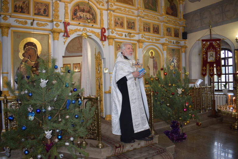 Терновое-РХ_2026-школьники в храме (2)