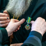 Благовещенские пед_чтения-2026-награждение прот_Василия Попова (5)