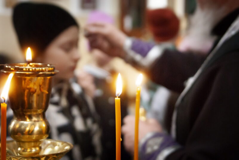 Девица-школьники 4 класса в храме-День православной книги-2026 (11)