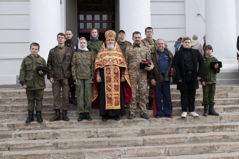 Девица_Пасхальный Кретсный ход-школьники (10)