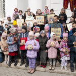 Девица_Пасхальный Кретсный ход-школьники (5)