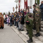 Девица_Пасхальный Кретсный ход-школьники (6)