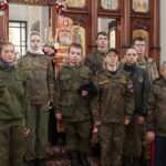 Девица_Пасхальный Кретсный ход-школьники (8)